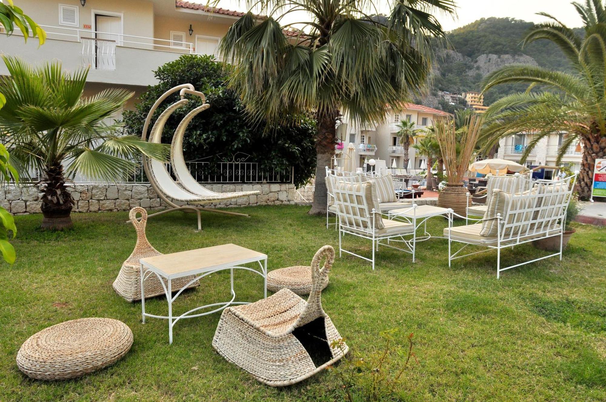 אולודניץ The Blue Lagoon Deluxe Hotel מראה חיצוני תמונה