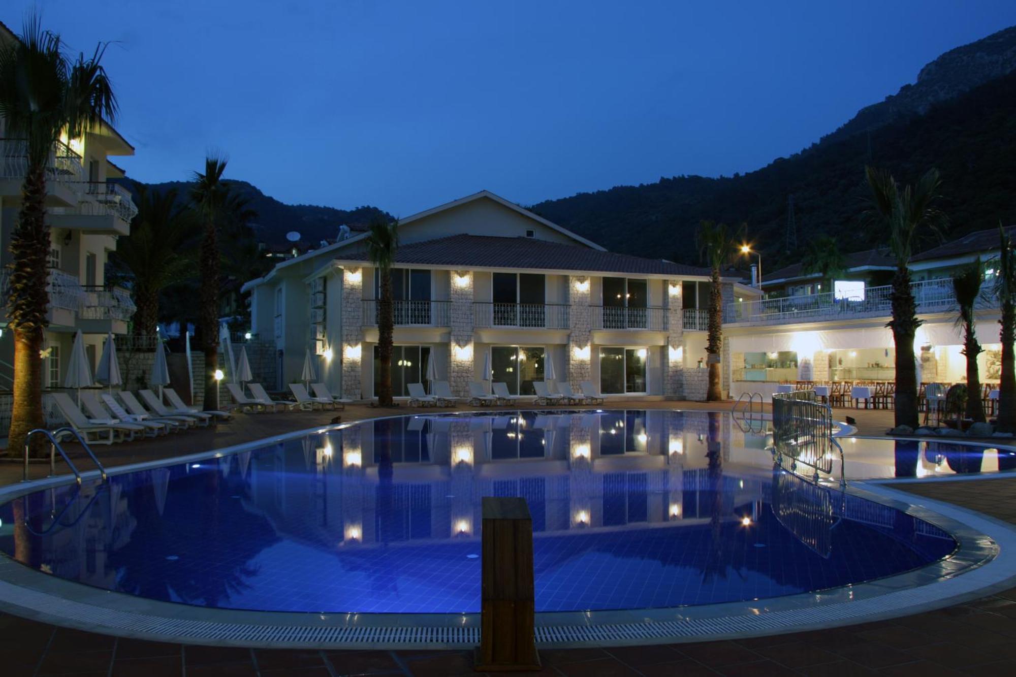 אולודניץ The Blue Lagoon Deluxe Hotel מראה חיצוני תמונה