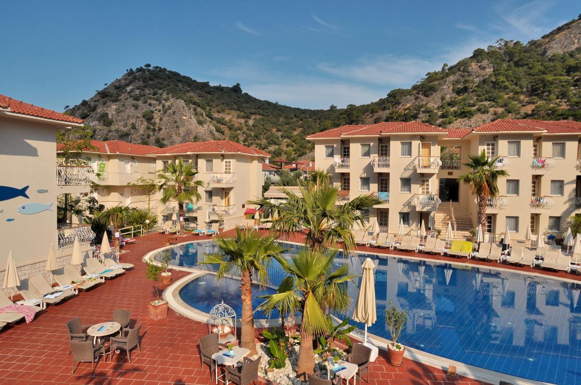 אולודניץ The Blue Lagoon Deluxe Hotel מראה חיצוני תמונה
