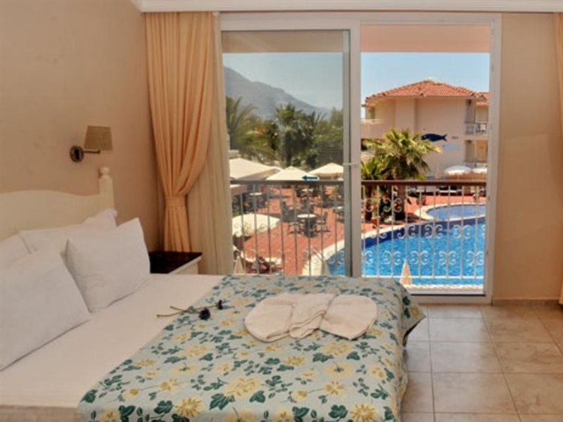 אולודניץ The Blue Lagoon Deluxe Hotel מראה חיצוני תמונה