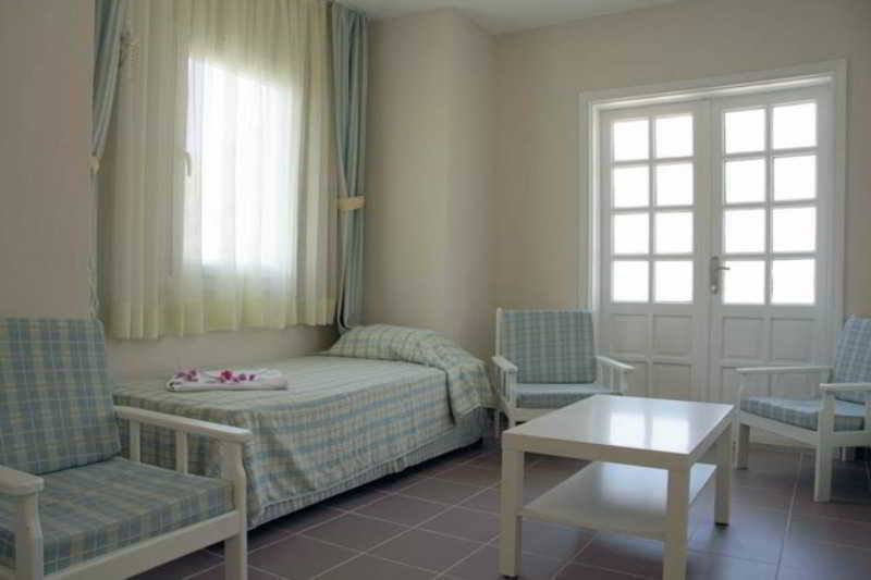 אולודניץ The Blue Lagoon Deluxe Hotel מראה חיצוני תמונה
